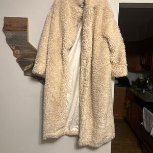 Plush Cream Teddy Coat - Women’s Oversized Faux-Shearling Jacket